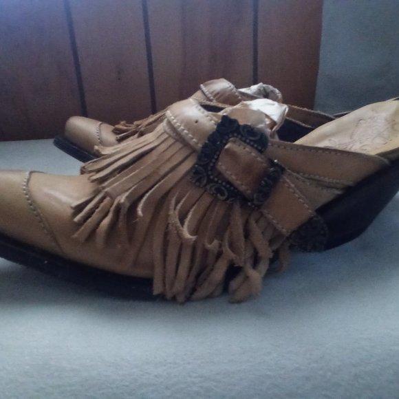 Old Gringo Dora Western Fringe Mules - Picture 12 of 16